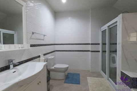 Maison à Chiang Mai, Thaïlande 4 chambres № 162585 - photo 15