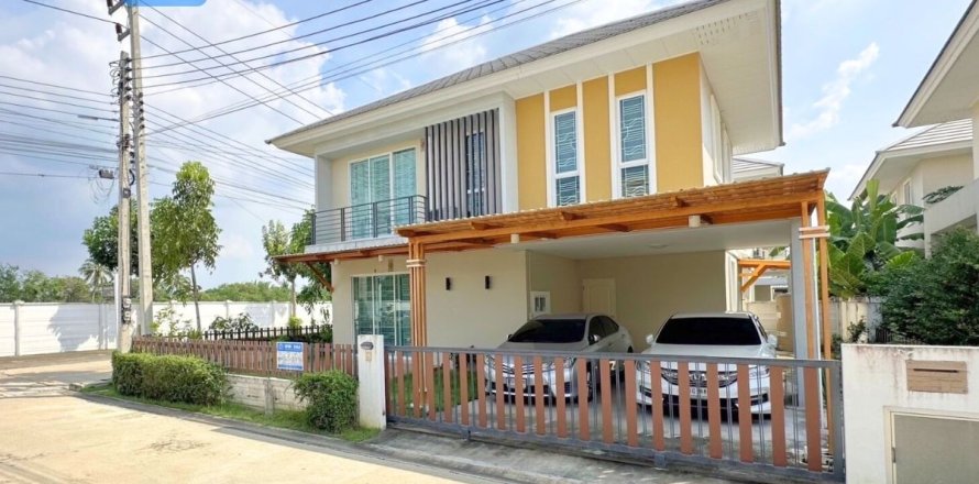 House in Nakhon Pathom, Thailand 3 bedrooms № 156493