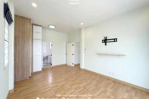 House in Nakhon Pathom, Thailand 3 bedrooms № 156493 - photo 10