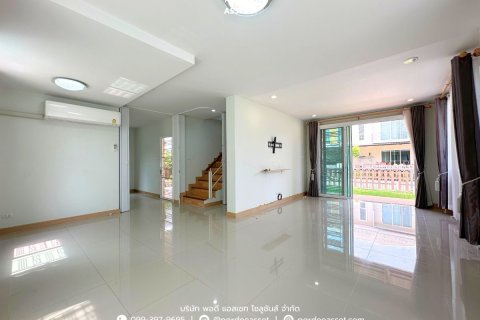 House in Nakhon Pathom, Thailand 3 bedrooms № 156493 - photo 6