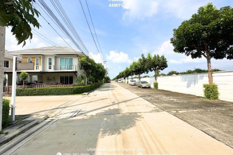 House in Nakhon Pathom, Thailand 3 bedrooms № 156493 - photo 23