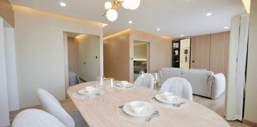 Condo in Watthana, Bangkok, Thailand, 2 bedrooms  № 156488