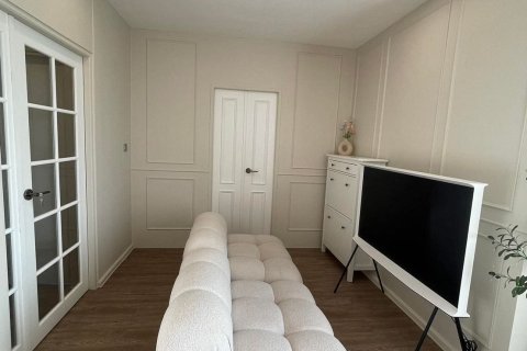 Studio in the Condo in Khlong Toei, Bangkok, Thailand  № 169166 - photo 2