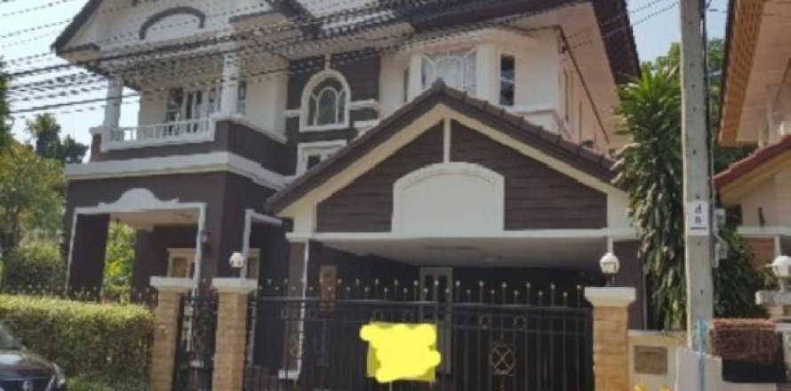 House in Bangkok, Thailand 3 bedrooms № 193060