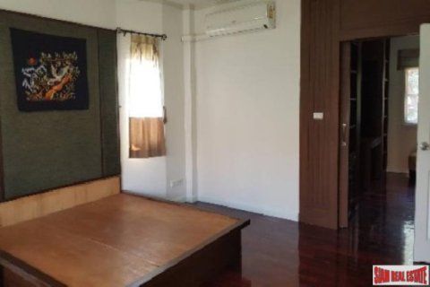 House in Bangkok, Thailand 3 bedrooms № 193060 - photo 5