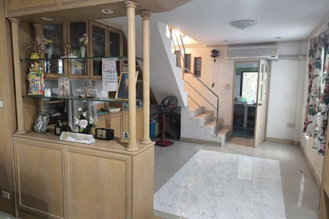 Таунхаус в Хуай Кванге, Бангкок, Таиланд с 2 спальнями  № 135899 - фото 3