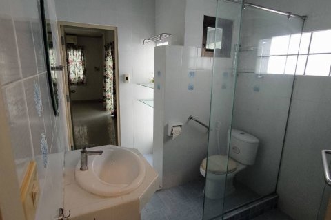 Таунхаус в Хуай Кванге, Бангкок, Таиланд с 2 спальнями  № 135899 - фото 9