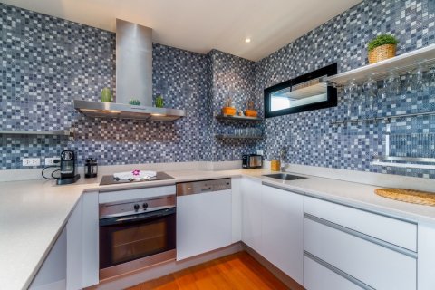 Кондоминиум с 2 спальнями в Пхукете, Таиланд № 135898 - фото 3