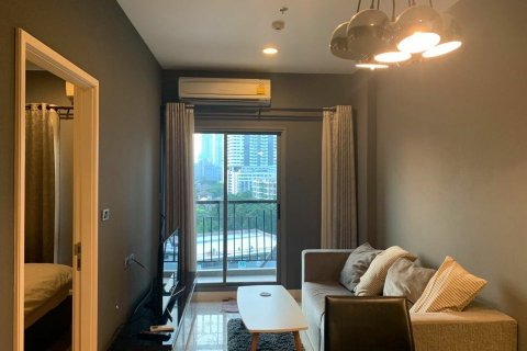 Studio in the Condo in Khlong Toei, Bangkok, Thailand  № 149304 - photo 1