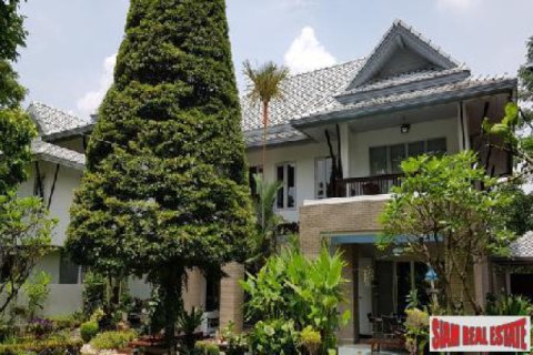Villa à Lat Phrao, Bangkok, Thaïlande 4 chambres № 193048
