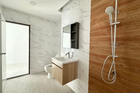 House in Phuket, Thailand 4 bedrooms № 138691 - photo 11