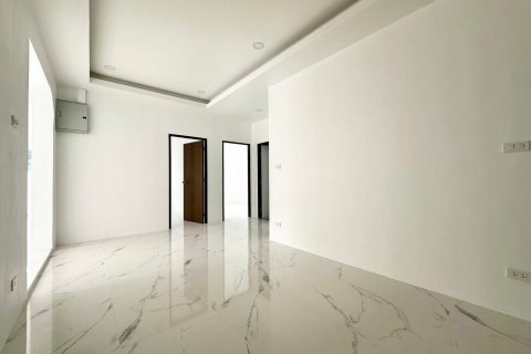 House in Phuket, Thailand 4 bedrooms № 138691 - photo 12