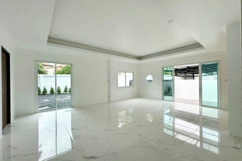 House in Phuket, Thailand 4 bedrooms № 138691 - photo 13
