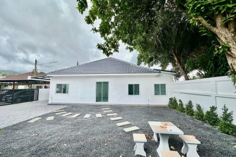 House in Phuket, Thailand 4 bedrooms № 138691 - photo 10