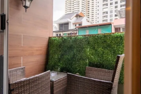 Reihenhaus in Watthana, Bangkok, Thailand 9 Schlafzimmer № 216371 - Foto 16