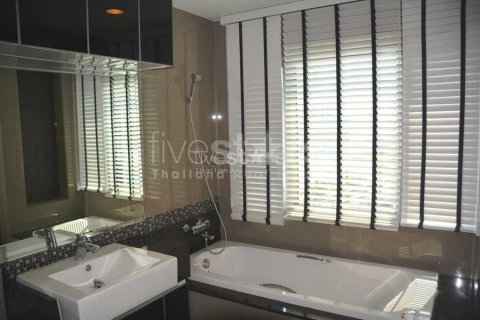 Кондоминиум с 2 спальнями в Клонг Тоэй, Бангкок, Таиланд № 141755 - фото 8