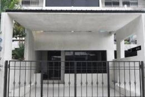 Townhouse in Sathon, Bangkok, Thailand 4 bedrooms № 139710 - photo 1