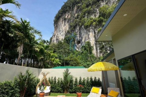 Villa in Krabi, Thailand 2 bedrooms № 155784 - photo 1