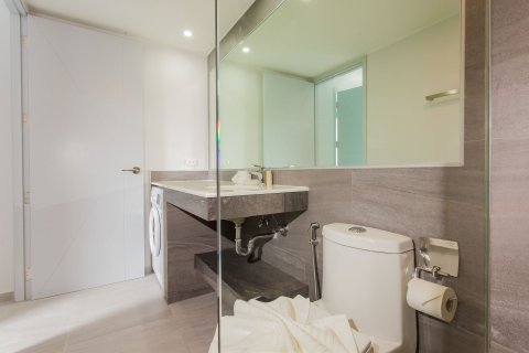 Condo in Phuket, Thailand, 2 bedrooms № 171166 - photo 14