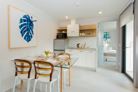 Condo in Phuket, Thailand, 2 bedrooms № 171166 - photo 2