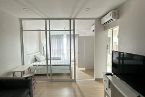 Studio dans le Condo à Bang Kapi, Bangkok, Thaïlande  № 171164