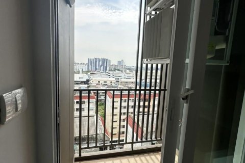 Studio dans le Condo à Bang Kapi, Bangkok, Thaïlande  № 171164 - photo 11