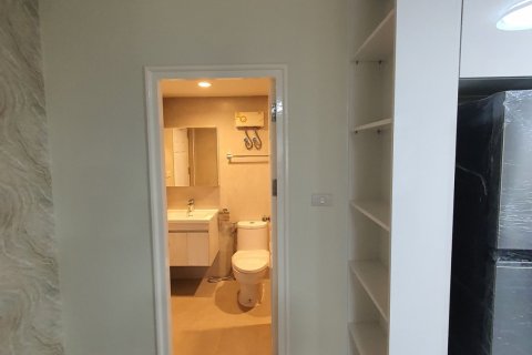 Condo à Yan Nawa, Bangkok, Thaïlande, 2 chambres  № 171167 - photo 10