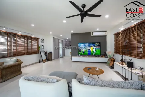 Condominio de 3 dormitorios en Pattaya, Tailandia № 212497 - foto 3