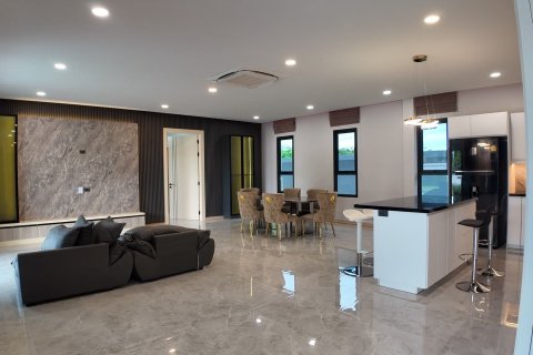 Вилла в Паттайе, Таиланд с 3 спальнями  № 155851 - фото 6