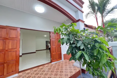 House in Phuket, Thailand 3 bedrooms № 161825 - photo 11