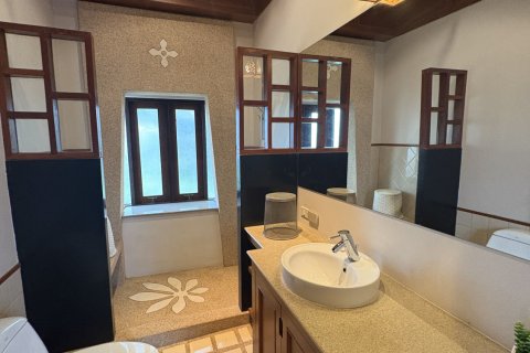 Villa in Pattaya, Thailand 4 bedrooms № 161828 - photo 19