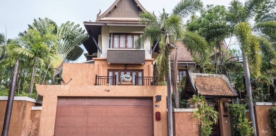 Villa in Pattaya, Thailand 4 bedrooms № 161828