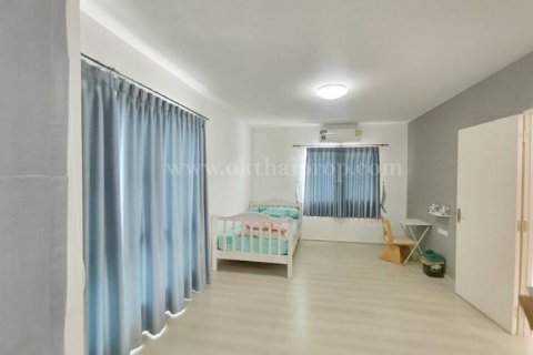 House in Samut Sakhon, Thailand 4 bedrooms № 141818 - photo 5