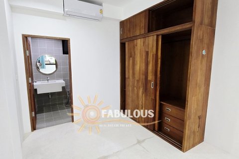 Villa in Rawai, Thailand 4 bedrooms № 179800 - photo 12