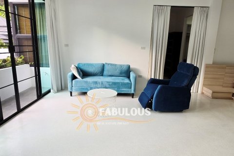 Villa in Rawai, Thailand 4 bedrooms № 179800 - photo 23