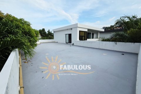Villa in Rawai, Thailand 4 bedrooms № 179800 - photo 22