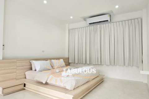 Villa in Rawai, Thailand 4 bedrooms № 179800 - photo 24