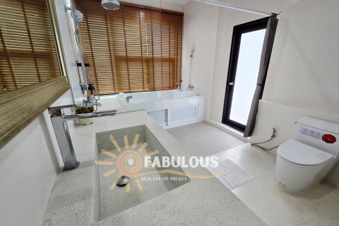 Villa in Rawai, Thailand 4 bedrooms № 179800 - photo 3