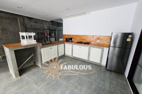 Villa in Rawai, Thailand 4 bedrooms № 179800 - photo 16