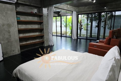 Villa in Rawai, Thailand 4 bedrooms № 179800 - photo 2