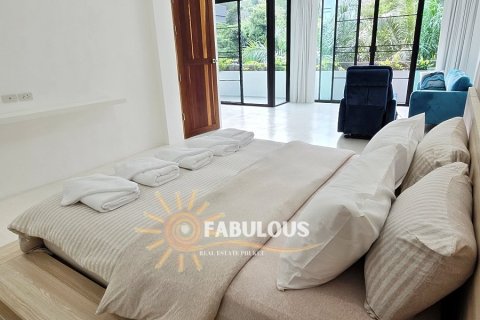 Villa in Rawai, Thailand 4 bedrooms № 179800 - photo 5