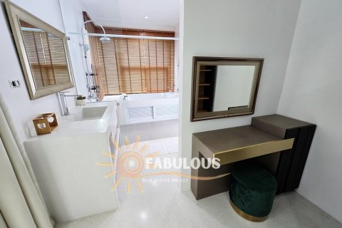Villa in Rawai, Thailand 4 bedrooms № 179800 - photo 11