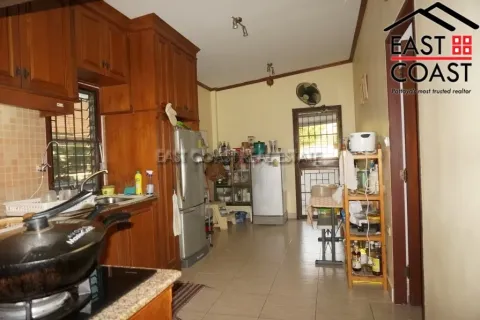 Casa de 3 dormitorios en Pattaya, Tailandia № 213932 - foto 15