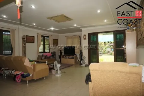 Casa de 3 dormitorios en Pattaya, Tailandia № 213932 - foto 6