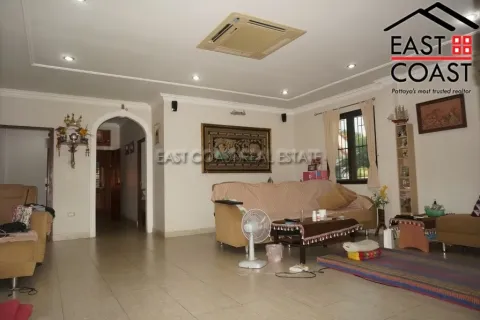 Casa de 3 dormitorios en Pattaya, Tailandia № 213932 - foto 7