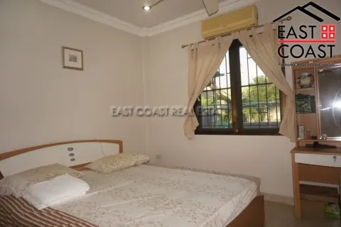 Casa de 3 dormitorios en Pattaya, Tailandia № 213932 - foto 11