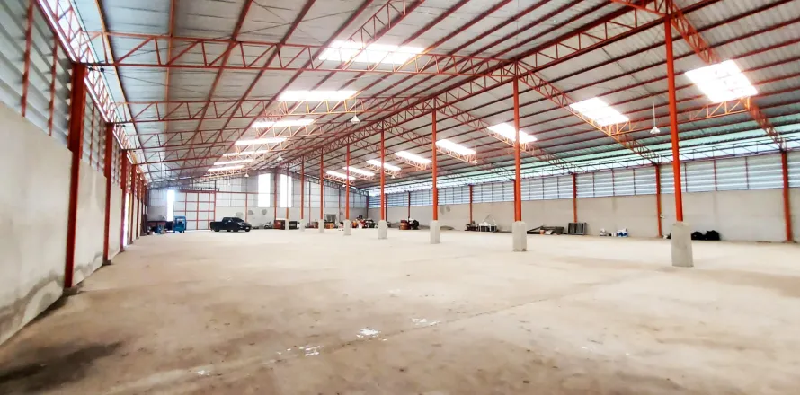 Warehouse in Klaeng, Thailand № 169431