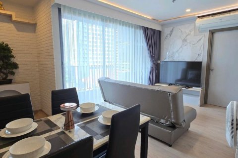 Condo in Bang Na, Bangkok, Thailand, 2 bedrooms  № 135461 - photo 1