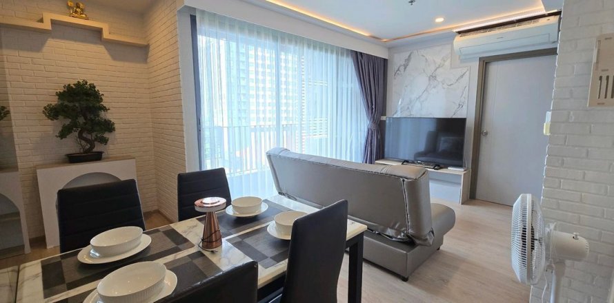 Condo in Bang Na, Bangkok, Thailand, 2 bedrooms  № 135461