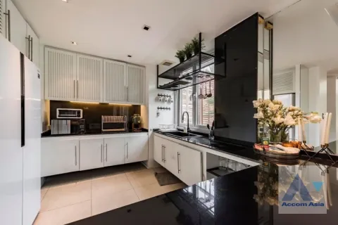 Adosado de 4 dormitorios en Yan Nawa, Bangkok, Tailandia № 214531 - foto 5